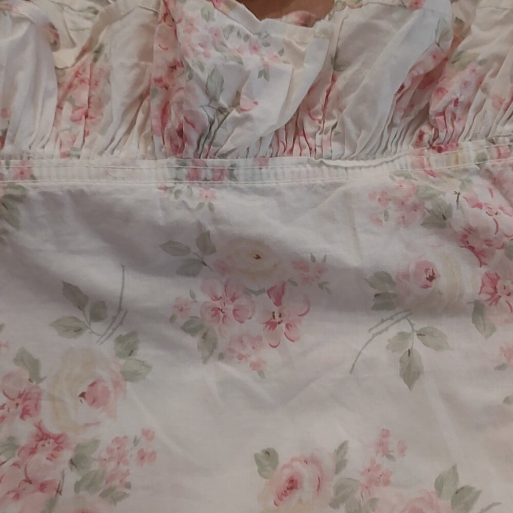 Simply Shabby Chic Ruffled Tablecloth
